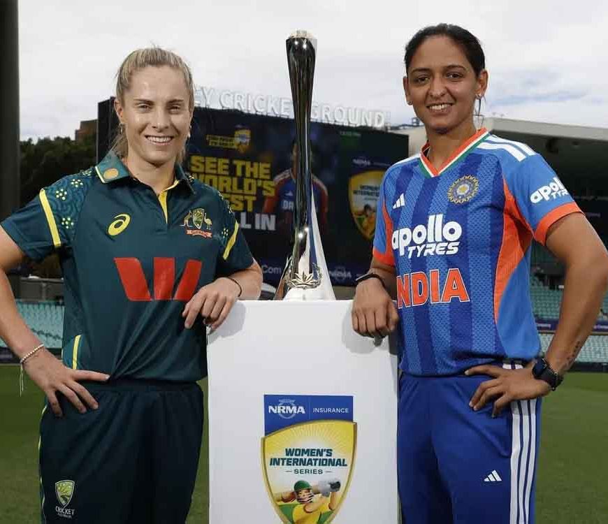 पीठ की चोट से बाहर हुईं सोफी मोलिनक्स, भारत के खिलाफ सीरीज में ऑस्ट्रेलिया को झटका