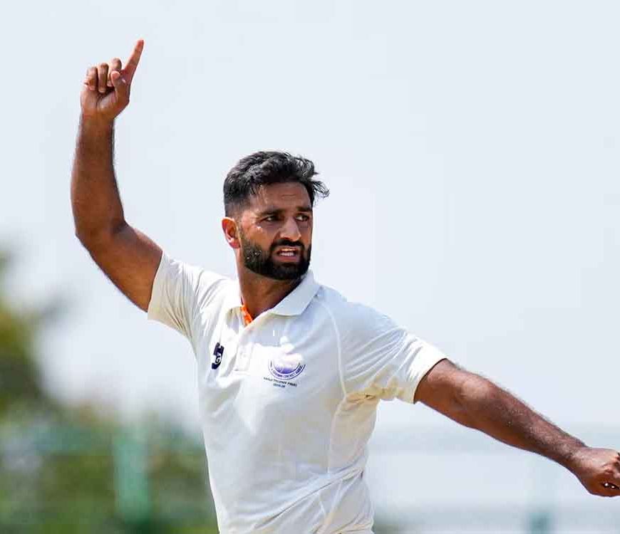 रणजी ट्रॉफी में आकिब नबी का जलवा: 60 विकेट, 7 बार 5 विकेट हॉल के बाद टीम इंडिया में एंट्री की मांग