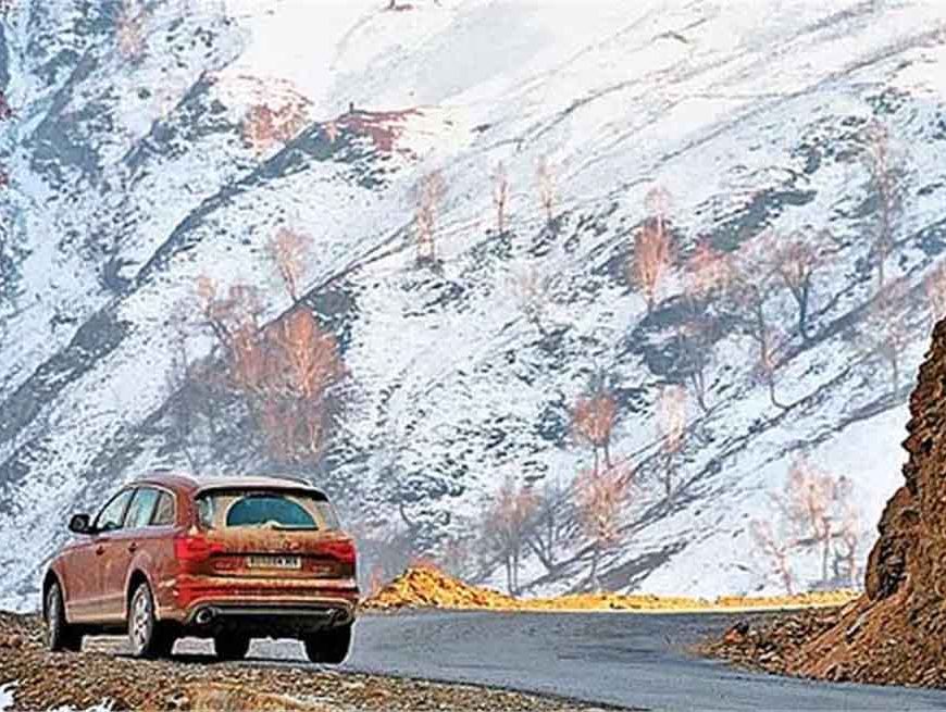 जम्मू-कश्मीर में मुख्य मार्ग बहाल, कड़ी शर्तों के साथ इन वाहनों को मिली अनुमति