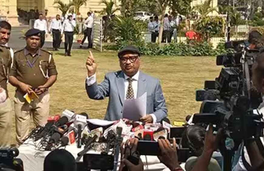 RJD का दावा: सीएम घेरने वाले कुछ लोगों की संपत्ति छोटे राज्यों के बजट से बड़ी