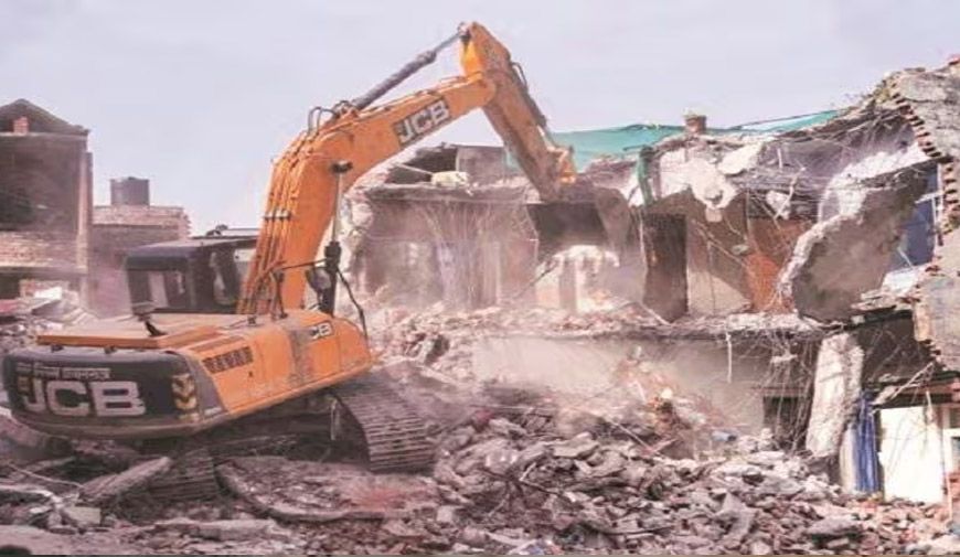 जिला प्रशासन की बड़ी कार्रवाई, एमवाय अस्पताल के पीछे 20 हजार वर्गफीट सरकारी जमीन से अतिक्रमण हटाया