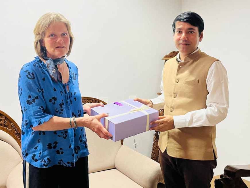 बस्तर की सांस्कृतिक विरासत से अभिभूत हुई संयुक्त राष्ट्र की मेंटर, छह दिवसीय प्रवास के बाद भावुक होकर विदा हुई सु किर्सी ह्यवैरिनेन