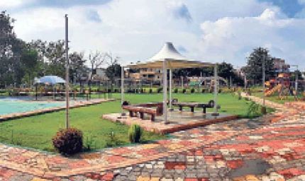 राष्ट्रगीत-राष्ट्रगान का सामूहिक गान आज मंत्रालय के पटेल पार्क में