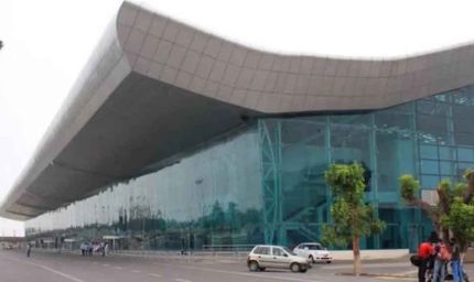 अमृतसर एयरपोर्ट से खाड़ी देशों की 10 उड़ानें रद्द, सैकड़ों यात्री फंसे