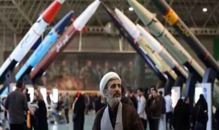 खामेनेई की हालत पर सस्पेंस के बीच IRGC पर उठे सवाल, ईरानी मंत्री बोले- हमलों पर सरकार का कंट्रोल नहीं