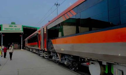 रायबरेली से दौड़ेगी 16 कोच की वंदे भारत, होली के बाद आरेडिका से शुरू होगा सफर