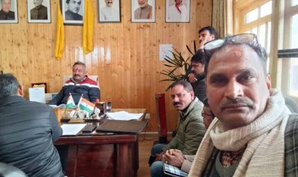 CBSE में दूर के मूल्यांकन केंद्रों में लगाई ड्यूटी, शिक्षक रोजाना लंबा सफर तय कर परेशान