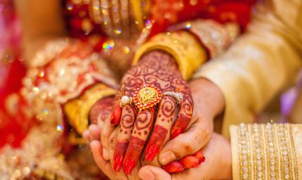 प्री-वेडिंग शूट के बाद अब ‘जूता चोरी’ पर रोक, सेन समाज ने शादी की रस्मों पर लगाई पाबंदी; सगाई के बाद फोन कॉल भी बंद