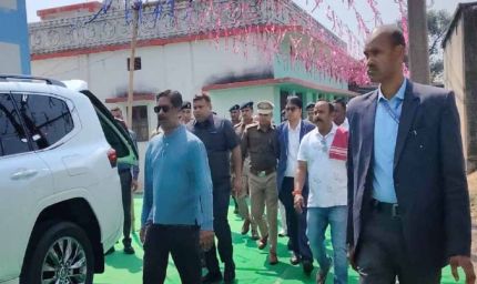 नेमरा गांव पहुंचे CM हेमंत, बाहा पूजा का लिया जायजा और विकास कार्यों की जानकारी ली