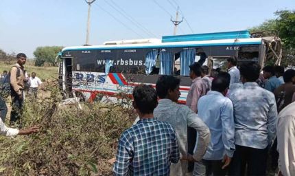 बलौदाबाजार में भीषण सड़क हादसा: बस को ट्रक ने पीछे से मारी टक्कर, 5 की मौत