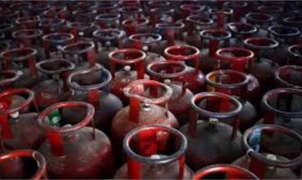 कमर्शियल गैस सिलेंडर की सप्लाई बंद, बाजार और होटल कारोबार पर संकट के आसार