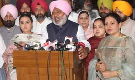 पंजाब सदन में कांग्रेस विधायक ने की आपत्तिजनक टिप्पणी!, AAP सदस्यों ने जमकर किया हंगामा