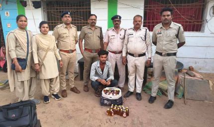 संयुक्त टीम ने 10 हजार रुपए से अधिक की देशी मदिरा किया जब्त