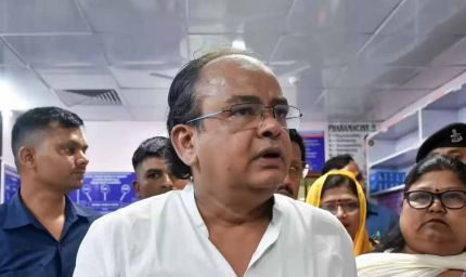 साइकिल से विधानसभा पहुंचे स्वास्थ्य मंत्री डॉ. इरफान अंसारी, गैस-तेल संकट का जताया विरोध