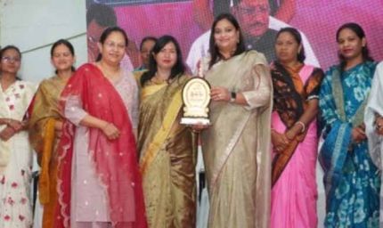 अंतरराष्ट्रीय महिला दिवस पर आंगनबाड़ी कार्यकर्ता, बिहान योजना व अन्य विधा से जुड़ी महिलाओं का सम्मान