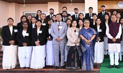 मुख्यमंत्री साय से मिले प्रशिक्षु न्यायाधीश, बोले— लोकतंत्र के तीसरे स्तंभ की अहम जिम्मेदारी निभानी होगी