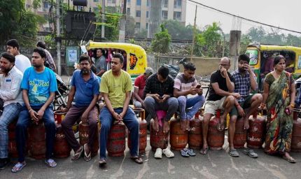 MP में LPG की किल्लत: ऑनलाइन बुकिंग ठप, सर्वर डाउन, एजेंसियों के बाहर लंबी कतारें