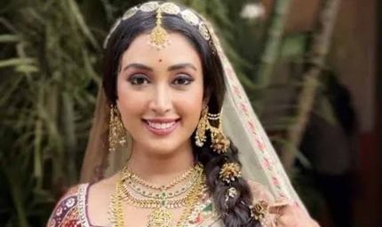 एण्डटीवी के शो ‘घरवाली पेड़वाली’ में ग्लैमरस देसी लुक्स से दर्शकों को आकर्षित कर रही हैं प्रियंवदा कांत