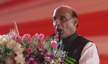 बुलडोजर केवल तोड़ना नहीं जानता बल्कि विकास के लिए जमीन भी तैयार करता है: राजनाथ सिंह