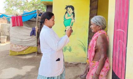 आयुष्मान और वय वंदन कार्ड वितरण में प्रदेश का अग्रणी जिला बना बस्तर