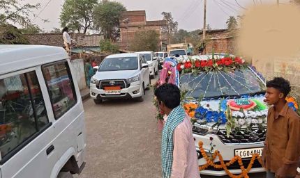 गरियाबंद कलेक्टर की महिला समूह से आधे घंटे चर्चा, बारातियों को देख बोले— ‘यही है बदली हुई हालत का प्रमाण’