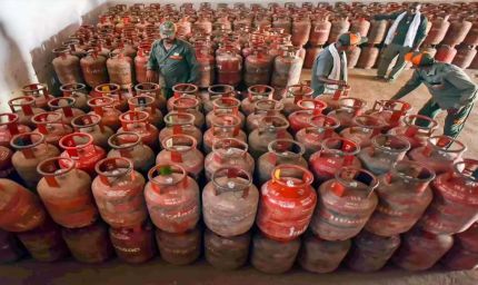 राजगढ़ में गैस एजेंसियों के लिए नए नियम लागू, ज्यादा पैसे लेने पर कलेक्टर ने की कार्रवाई की चेतावनी