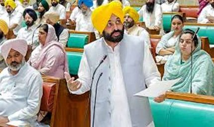 पंजाब की राजनीति में नया ट्रेंड: पूर्व अफसरों की एंट्री से बदल रहे समीकरण