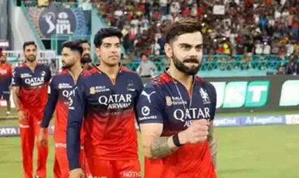 स्वास्तिक चिकारा का तूफान: 21 छक्कों के साथ ठोके 195 रन, टीम ने बनाया 300+ स्कोर