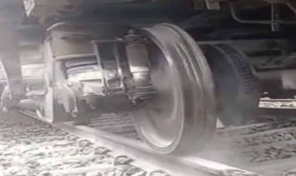 जनशताब्दी एक्सप्रेस में बड़ा खतरा टला: पहिये से उठा धुआं, यात्रियों में मचा हड़कंप