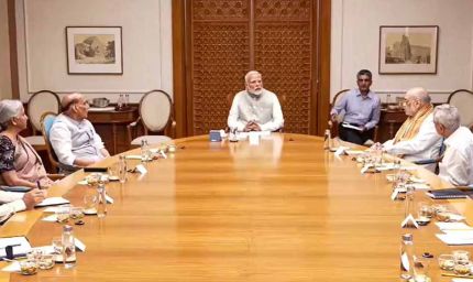 पश्चिम एशिया संकट के बीच PM मोदी की हाई लेवल मीटिंग, बिजली-पेट्रोलियम पर अहम मंथन