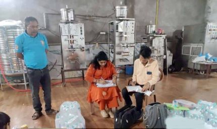 दुर्ग में खाद्य विभाग का एक्शन: पानी और जूस फैक्ट्रियों पर छापा, बड़ी जब्ती