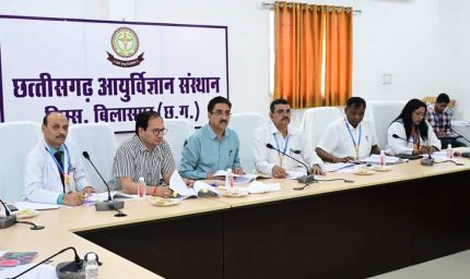 सिम्स स्वशासी समिति की बैठक, अस्पताल और कॉलेज में सुविधाएं बढ़ाने लिए गए अहम निर्णय