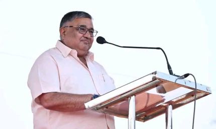 कैबिनेट मंत्री  राजेश अग्रवाल ने चंदखुरी स्थित राज्य पुलिस अकादमी में प्रशिक्षण प्राप्त कर रहे युवा पुलिस अधिकारियों से की मुलाकात