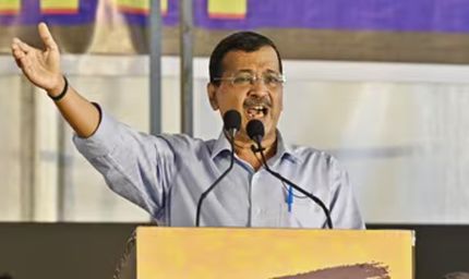 गुजरात चुनाव से पहले बड़ा दांव: केजरीवाल बोले- सरकार बनी तो महिलाओं को मिलेंगे ₹1000 हर महीने