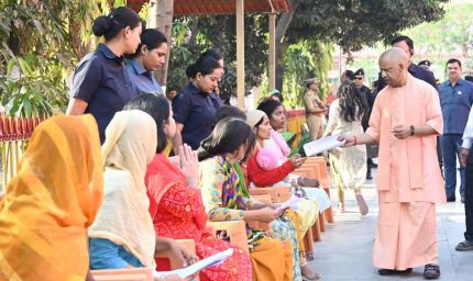 जनता की हर समस्या का त्वरित समाधान कराएं अधिकारी: मुख्यमंत्री