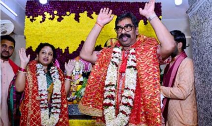 तपोवन मंदिर में सीएम हेमन्त सोरेन ने पत्नी संग की पूजा, राज्य की समृद्धि की कामना