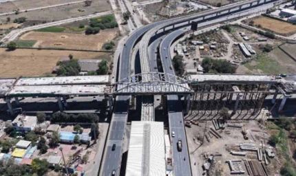 इंदौर में इंजीनियरिंग का कमाल: 23 मीटर ऊंचाई पर 400 टन का स्टील गर्डर लॉन्च, 12 घंटे में पूरा हुआ काम