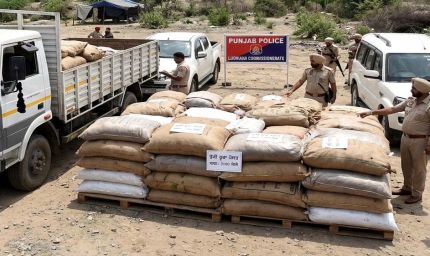 लुधियाना में ट्रक से 3100 किलो चूरा पोस्त की बड़ी खेप पकड़ी, 3 लग्जरी गाड़ियां भी जब्त, आरोपी फरार