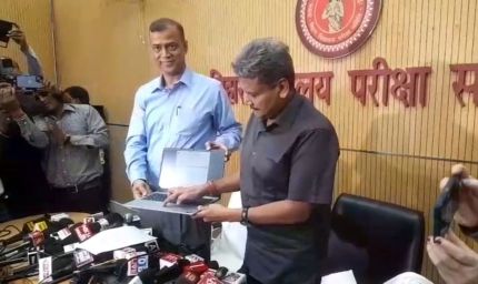 बिहार बोर्ड मैट्रिक का रिजल्ट घोषित दो बेटियों ने 492 अंक पाकर किया स्टेट टॉप