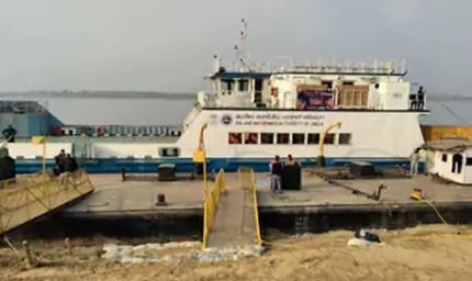 पटना में गंगा की सैर फिर शुरू कम हुए क्रूज के दाम और जनार्दन घाट से भरी उड़ान