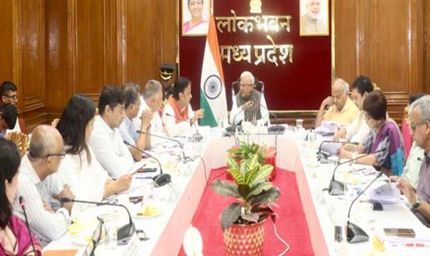 रोगियों के उपचार प्रयासों में सेवा भाव प्रमुख: राज्यपाल पटेल