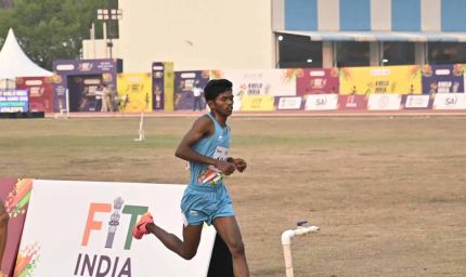 ख़ुद से सीखने वाले सूरज माशी ने उधार के स्पाइक्स पहन जीता 5000 मीटर का रजत पदक