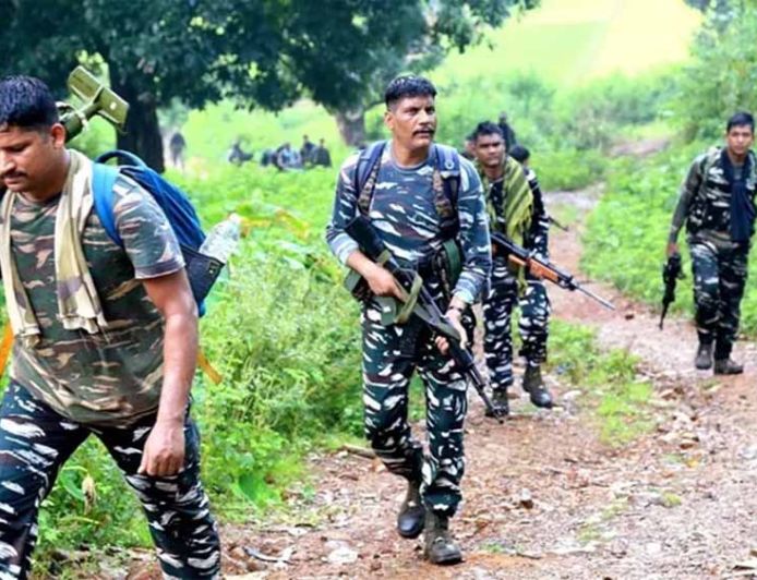 माओवाद से मुक्ति की उलटी गिनती शुरू, देवजी से समर्पण से बिखरा संगठन