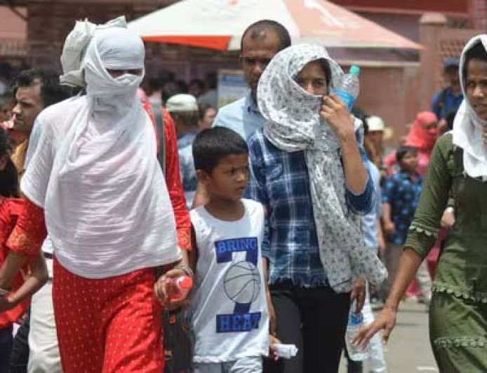 होली पर Ranchi में तेज धूप का असर, पारा 32 डिग्री तक पहुंचने के आसार