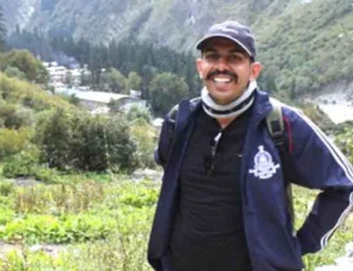 चाय बेचने वाले पिता का बेटा बना IAS, संघर्ष से सफलता तक की प्रेरक कहानी