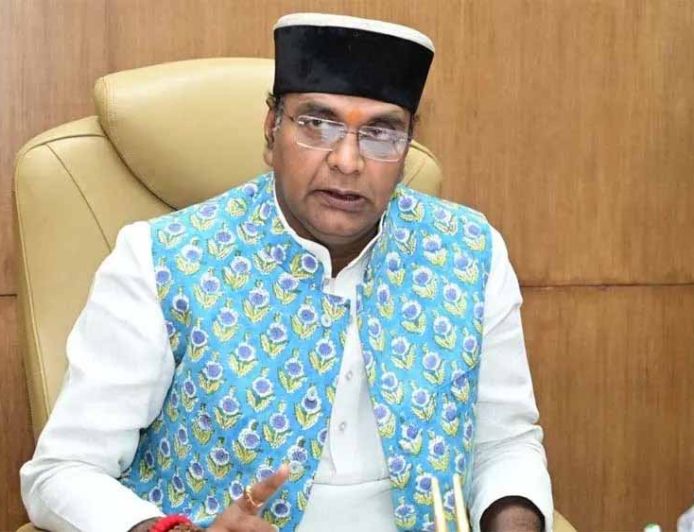 भाईदूज/यम द्वितीया के अवसर पर भगवान  चित्रगुप्त मंदिर में विशेष पूजन मंत्री  सारंग ने मंदिर में किया पूजन-अर्चन