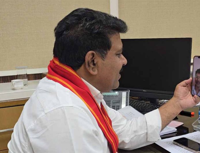 बीजापुर के अंकित की यूपीएससी में सफलता पर उपमुख्यमंत्री  विजय शर्मा ने वीडियो कॉल पर दी बधाई