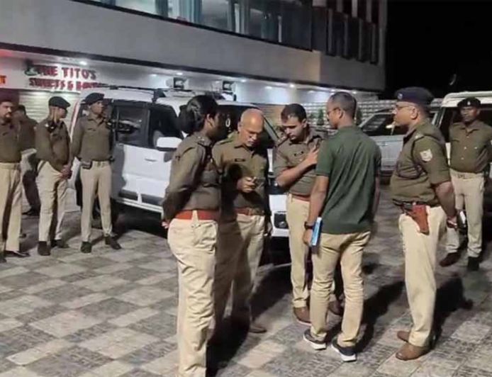 रांची में अपराधियों का तांडव: एयरपोर्ट इलाके के टीटोस फैमिली रेस्टोरेंट में फायरिंग, वेटर की हत्या