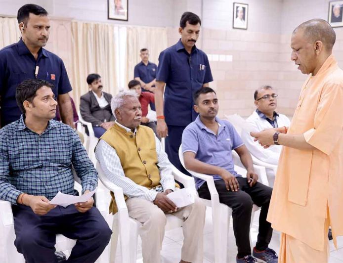 समय सीमा के अंदर समस्याओं का निस्तारण करे प्रशासनः सीएम योगी आदित्यनाथ