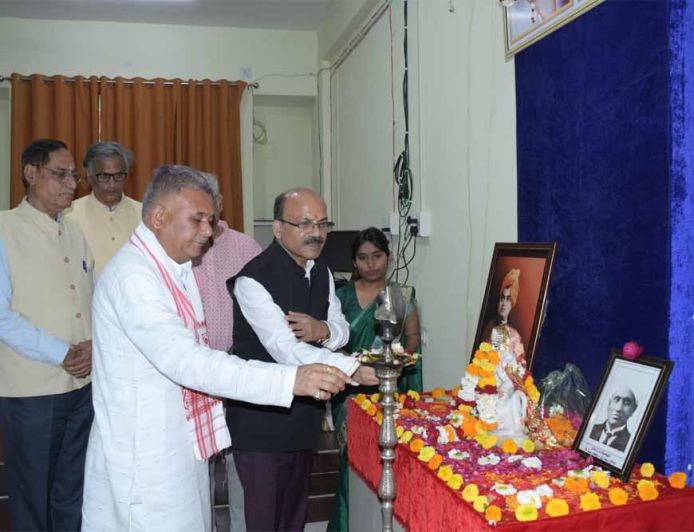 भारत की समृद्ध ज्ञान परम्परा पर गर्व के साथ आगे बढ़ने की आवश्यकता : मंत्री परमार